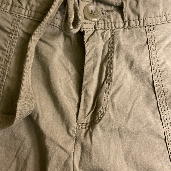 Old Navy Shorts - Picture 3 of 5